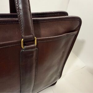 COACH | MADE in NYC, USA
1980s
Embassy Brief
Perfection.